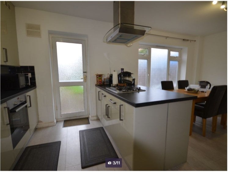 House Kenton Lane in Greater London
