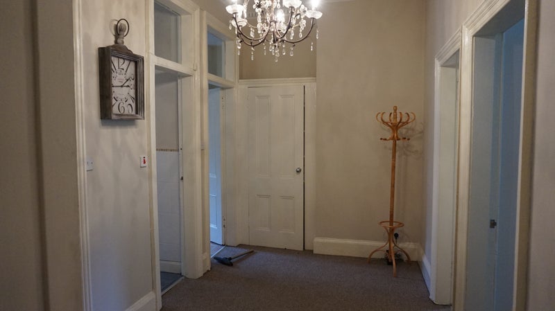 Room Bellwood Street in Glasgow