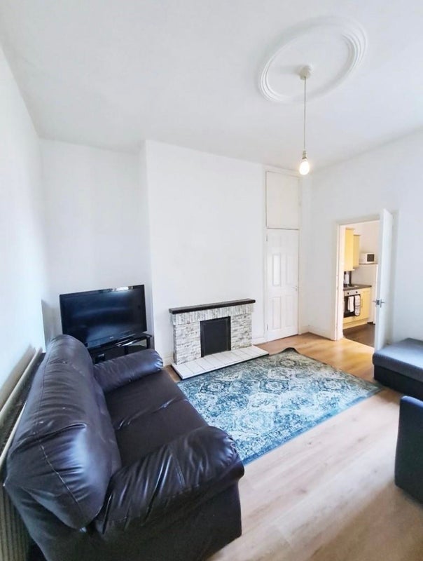 Flat Warton Terrace in Newcastle upon Tyne