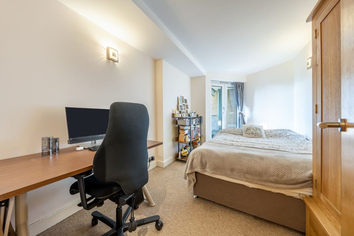 Flat Harrow Road in City of Westminster