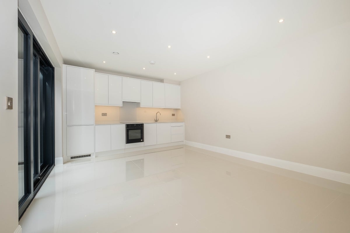 Flat Merton Road in Greater London