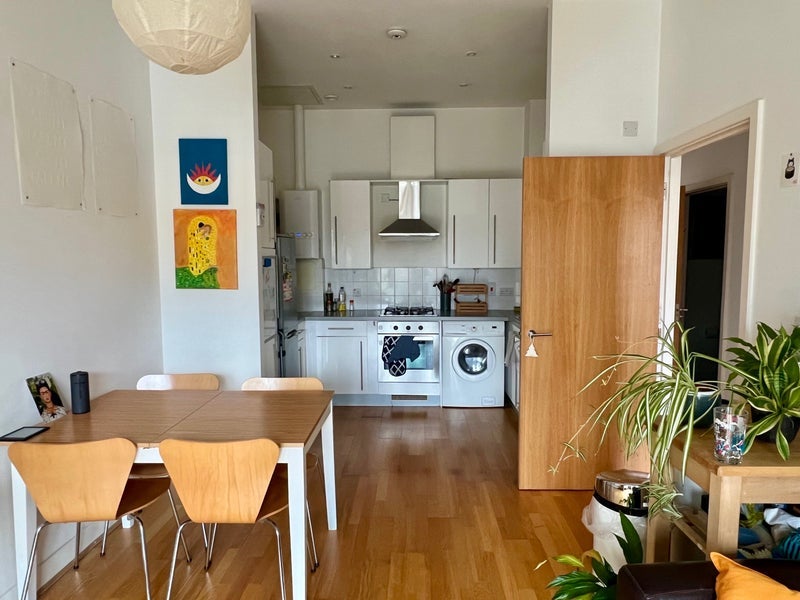 Flat Dibden Street in Greater London