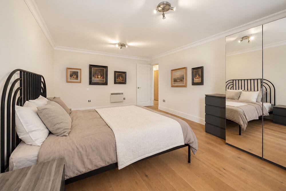 Flat Queensway in City of Westminster