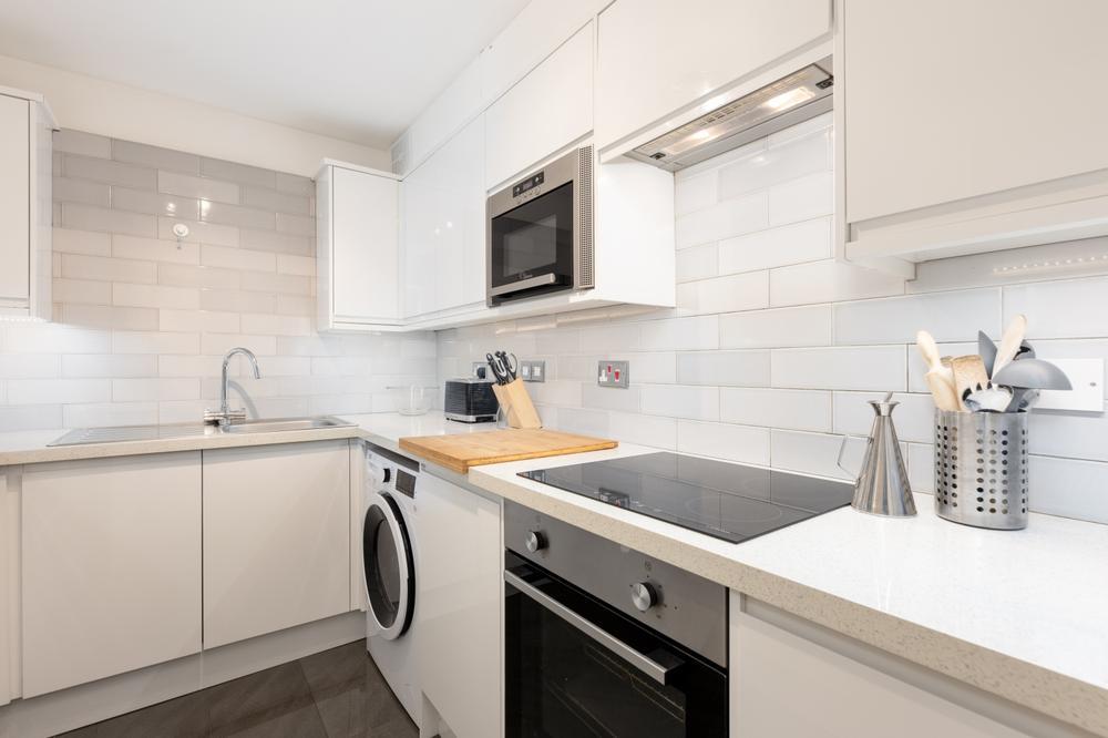 Flat Queensway in City of Westminster