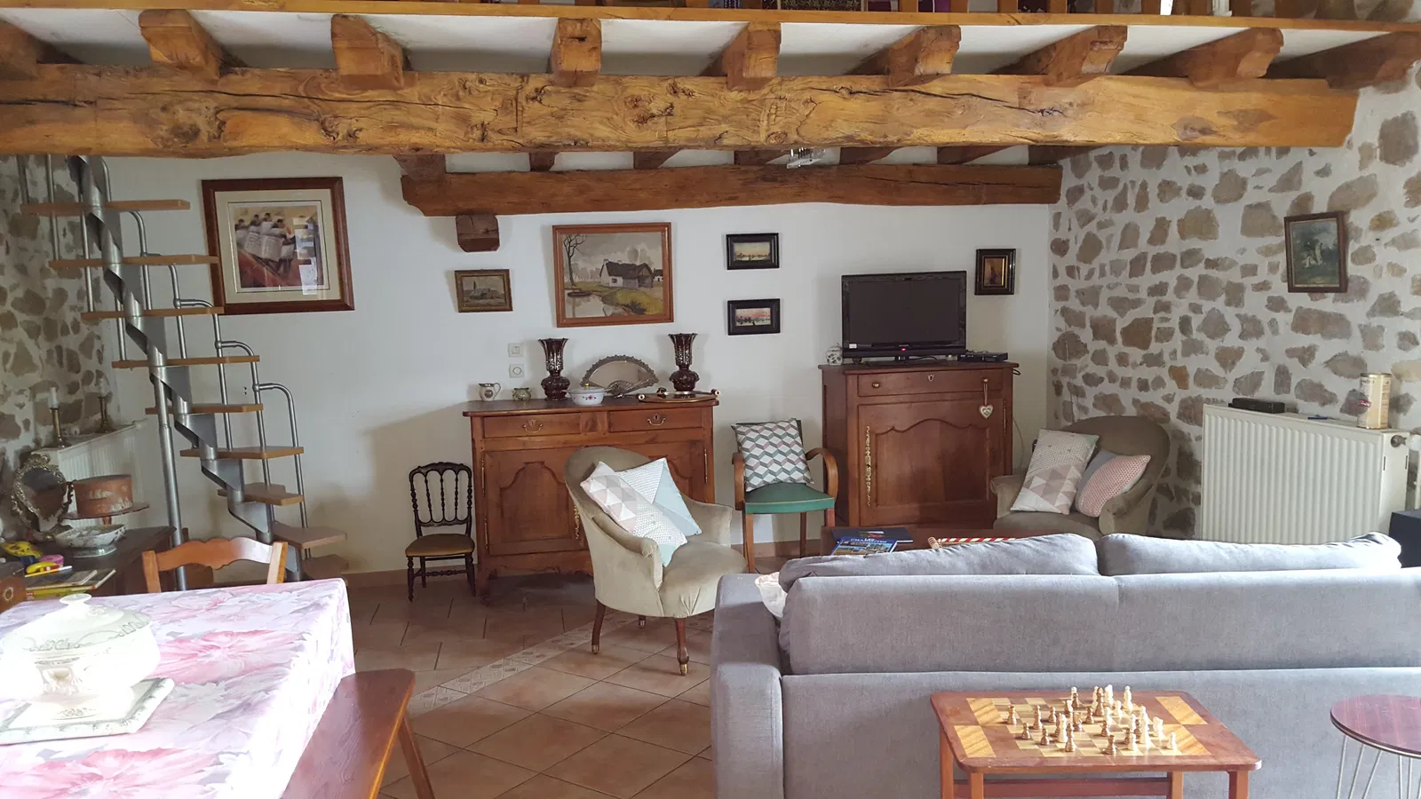 Chambre Route de Roche à Terres-de-Haute-Charente