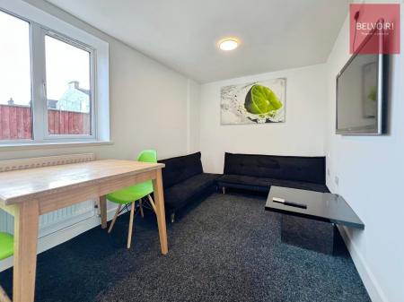 Room Grimsby Road in Cleethorpes