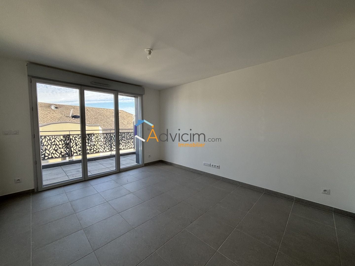 Flat Rue de la Source Saint-Martin in Saran