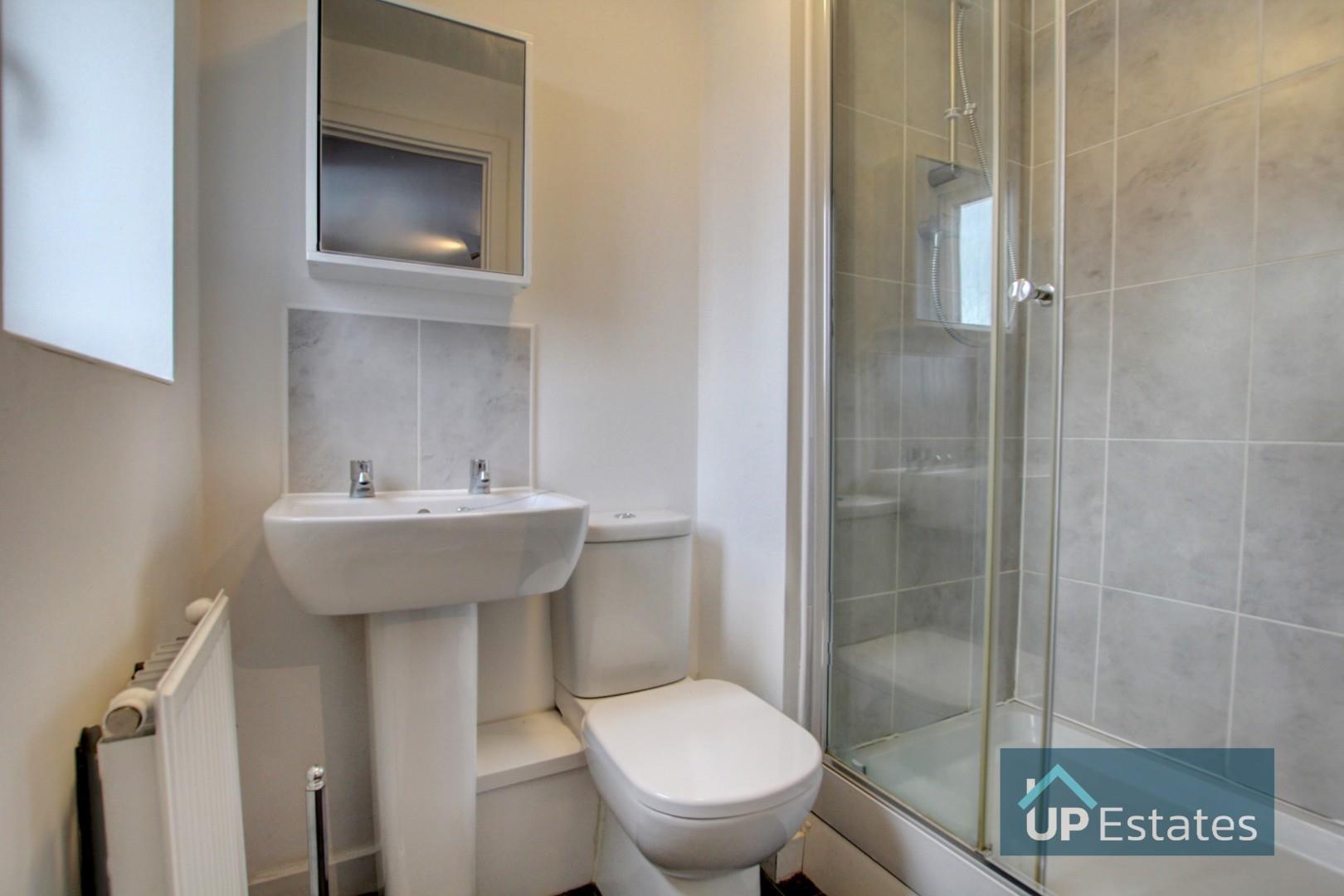 Flat Henton Road in Leicester