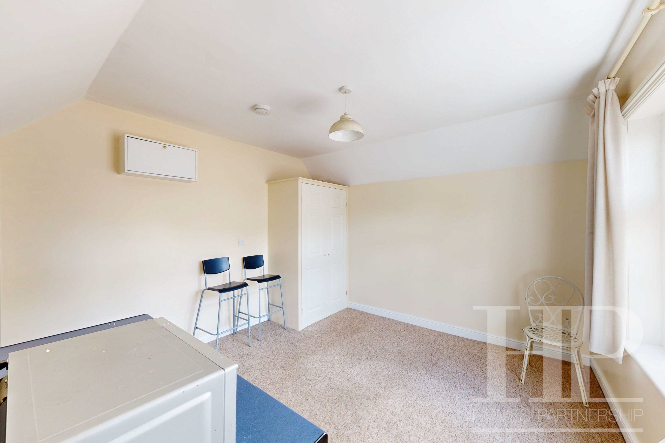 Room Balcombe Road in Crawley