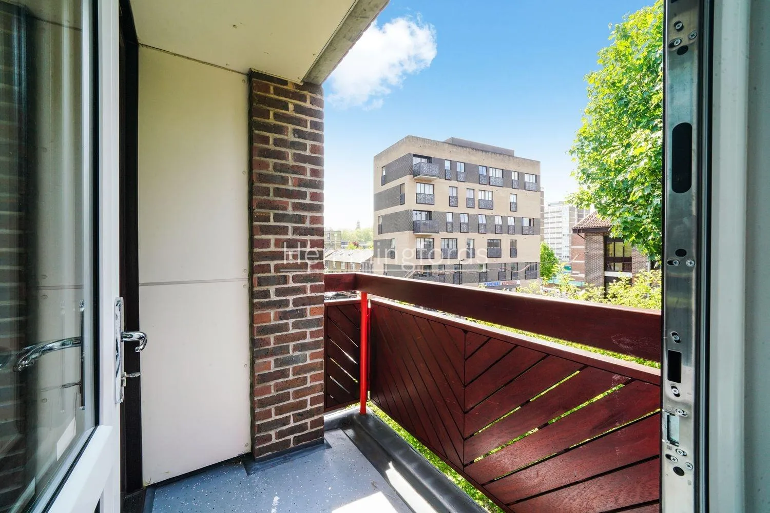Flat Purcell Street in Greater London