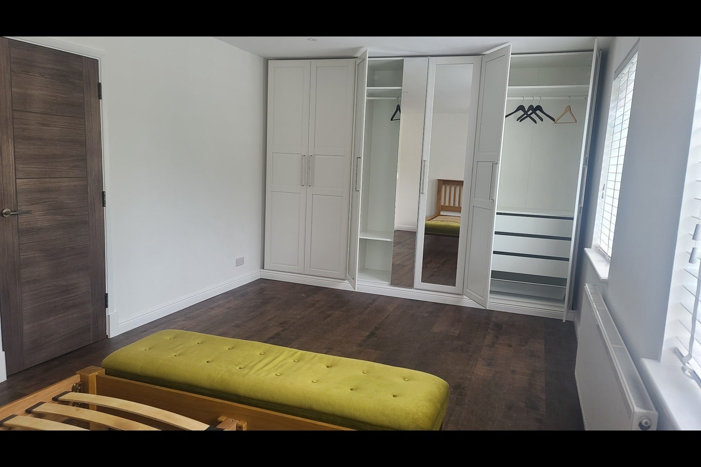 Room North Road in Crawley