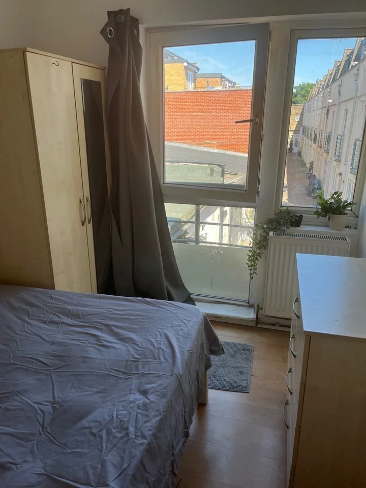 Room Turnpike Lane in Greater London
