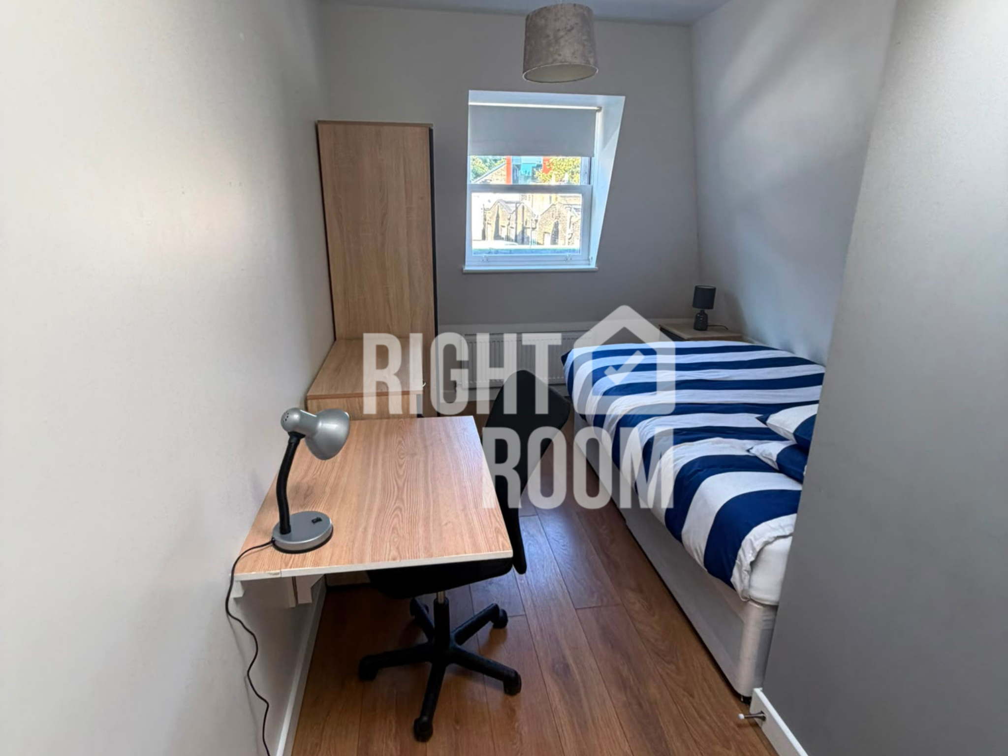 Room Falkland Road in Greater London