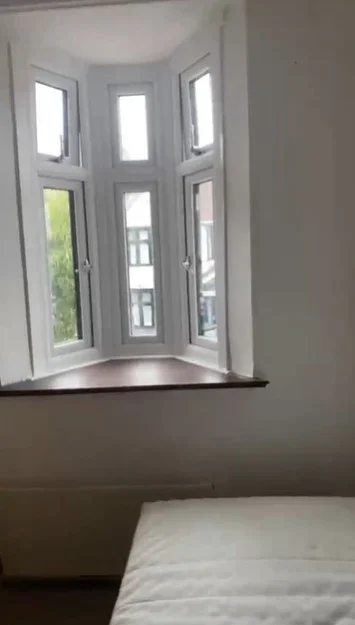 Room Fairfield Road in Greater London
