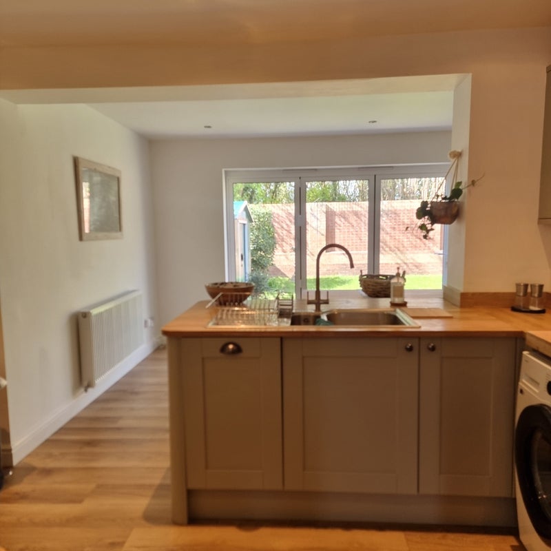 Room Hawthorn Crescent in Yatton