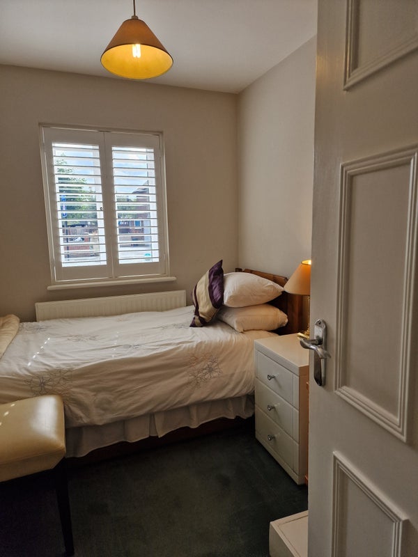 Room Cosgrove Close in Greater London