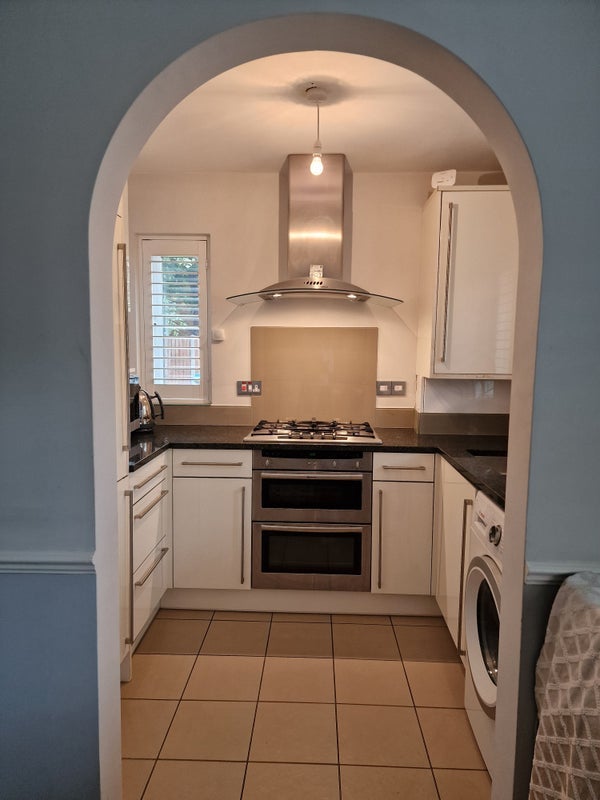 Room Cosgrove Close in Greater London
