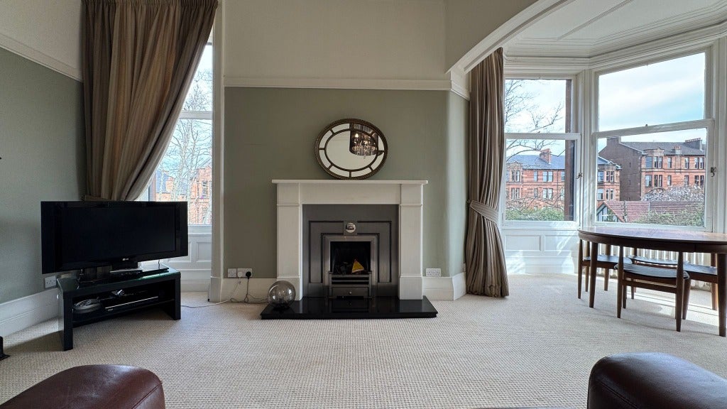 Flat Queensborough Gardens in Glasgow