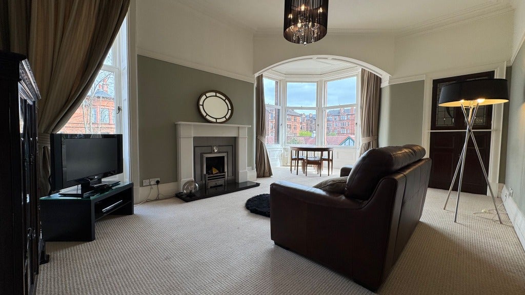 Flat Queensborough Gardens in Glasgow