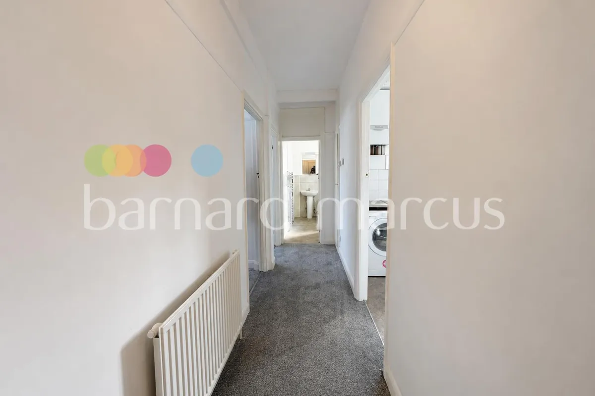 Flat Belmont Road in Greater London