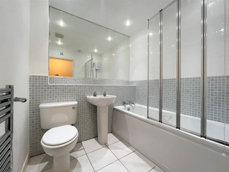 Room Northenden Road in Trafford