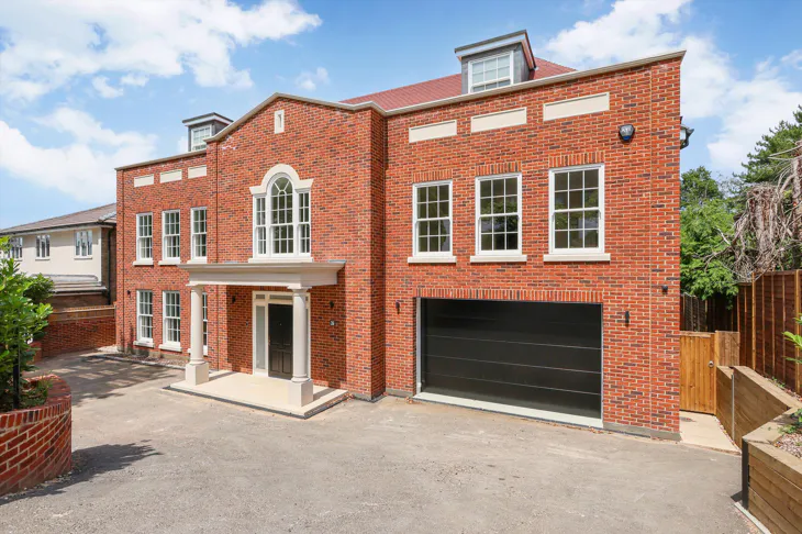 Flat Wayneflete Tower Avenue in Elmbridge