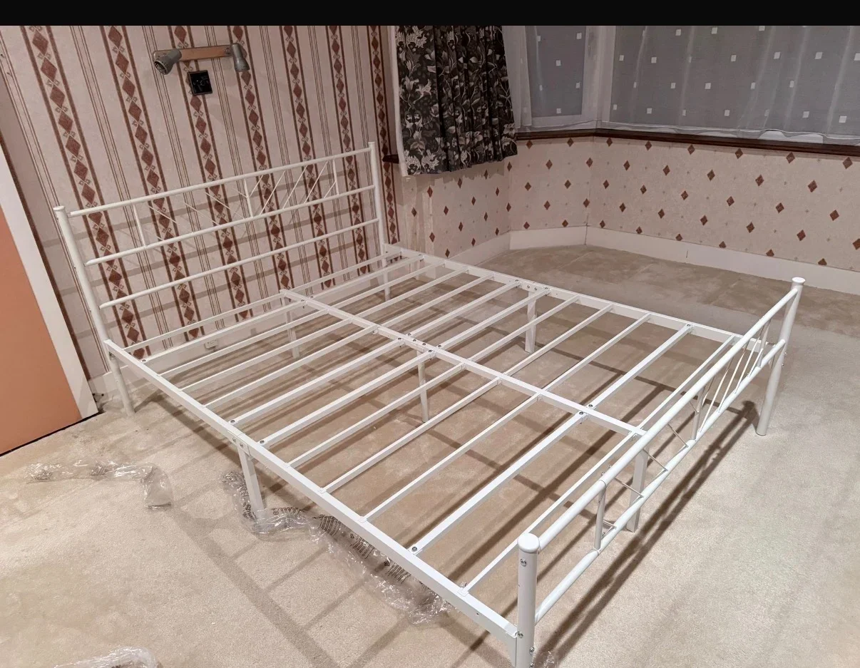 Room Grosvenor Drive in Greater London