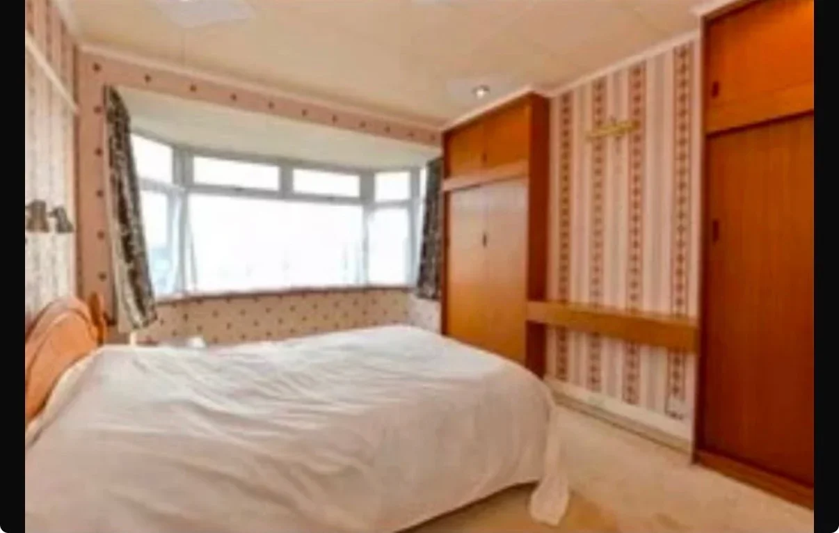 Room Grosvenor Drive in Greater London