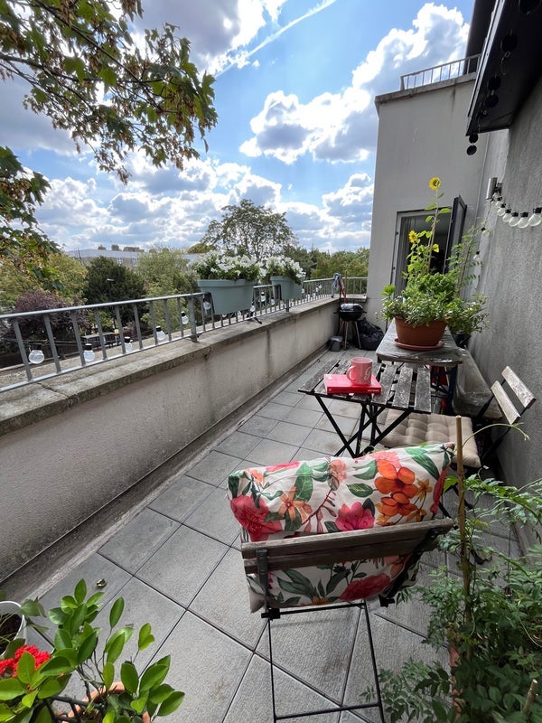 Room Kings Avenue in Greater London