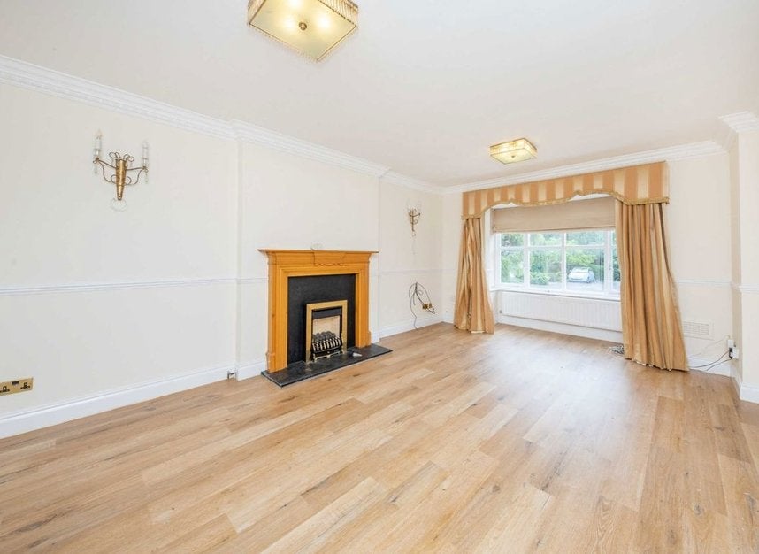 House Devey Close in Greater London
