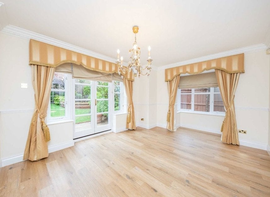 House Devey Close in Greater London