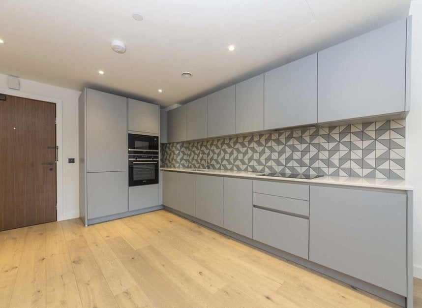 Flat Golden Lane in City of London