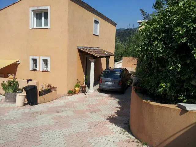 Room Boulevard Fuon Santa in La Trinité