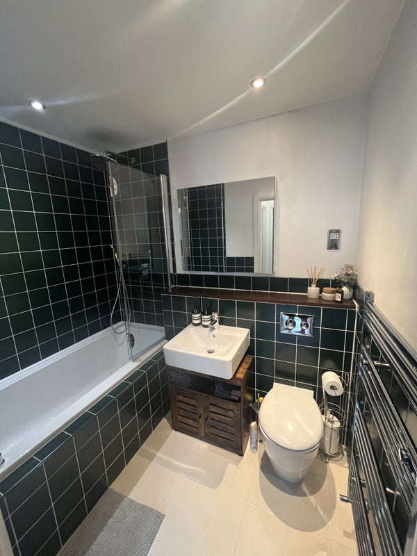 Room Eltringham Street in Greater London