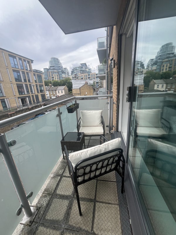 Room Eltringham Street in Greater London