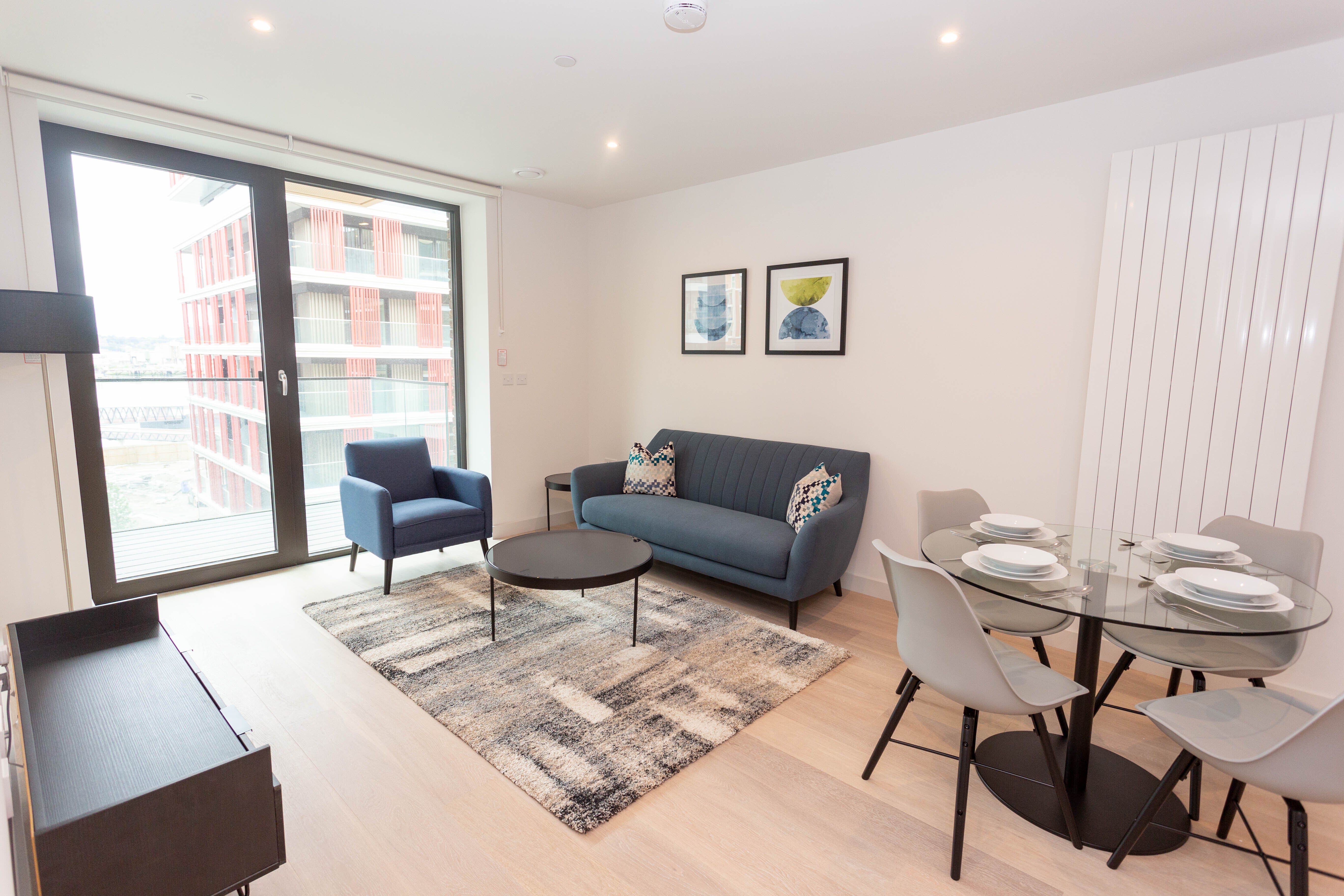 Flat Royal Crest Avenue in Greater London