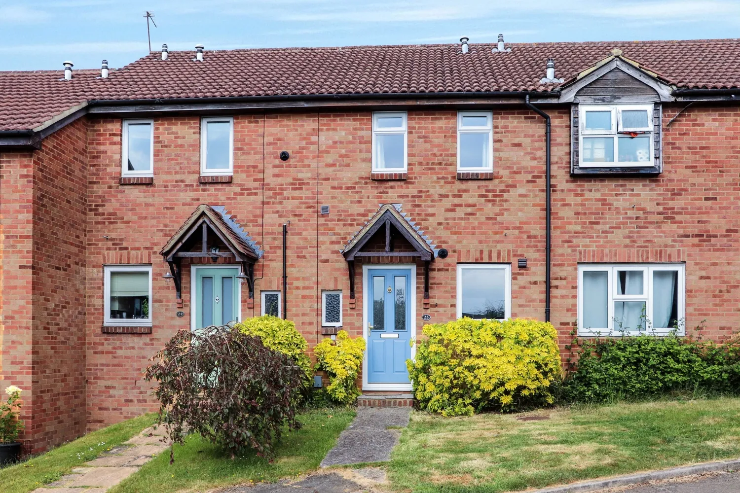 House Ashbury Crescent in Guildford