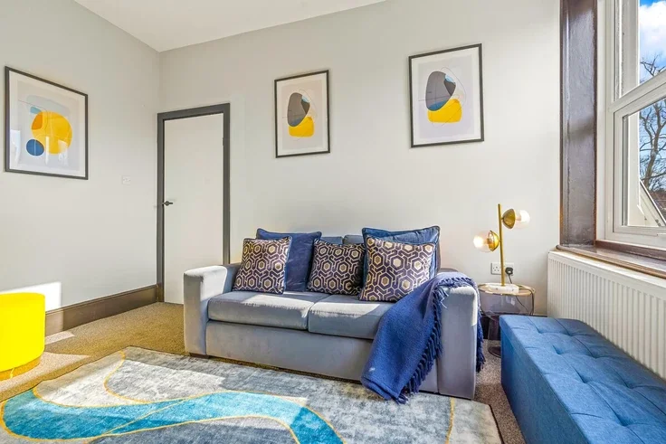 Flat Wardo Avenue in Greater London