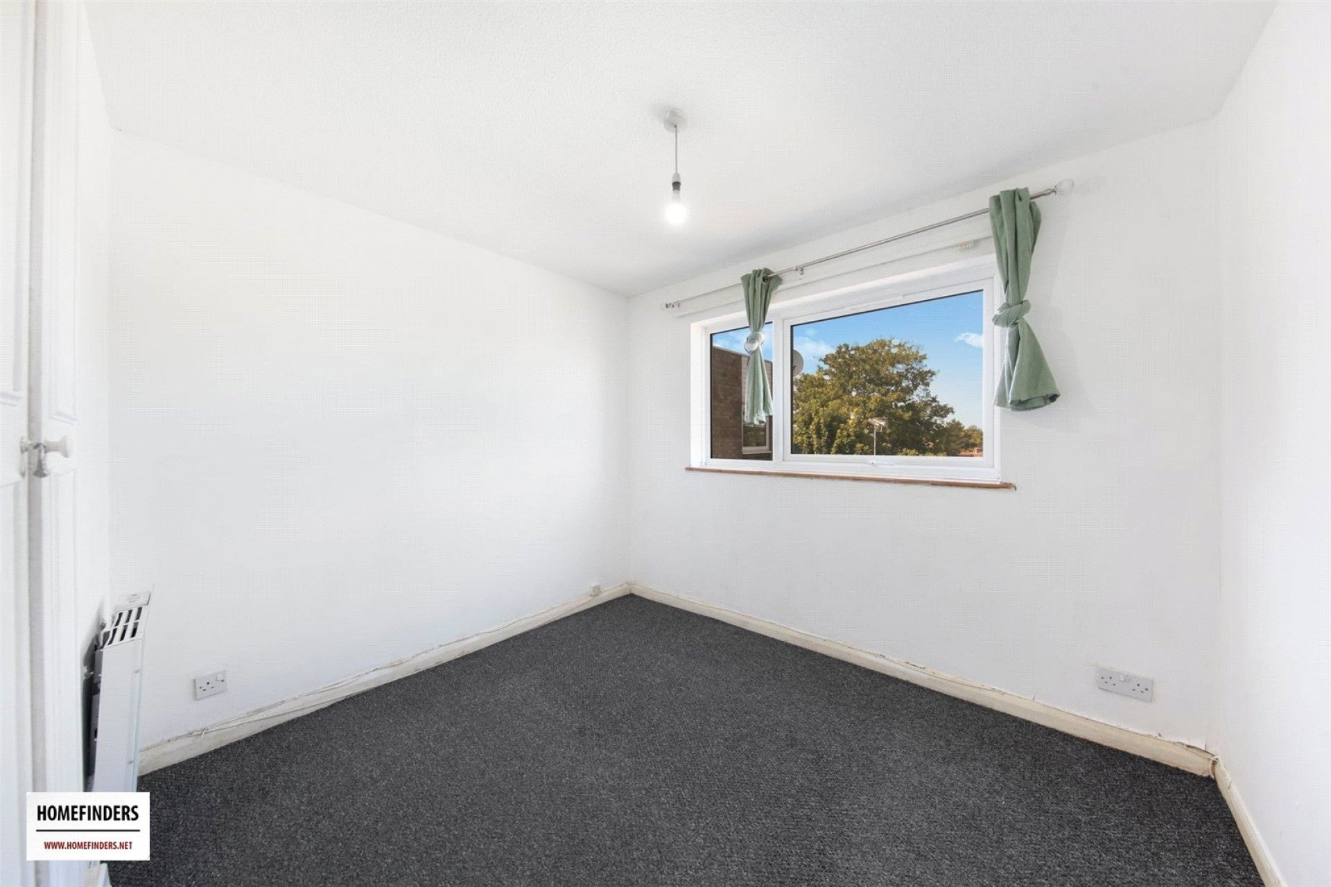 Flat Sinclair Road in Greater London