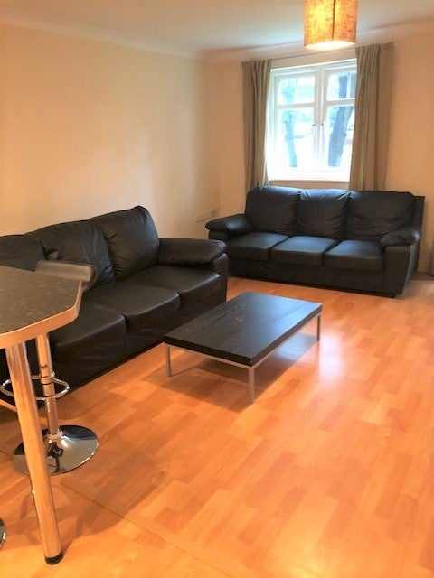 Flat Brackenhurst Place in Leeds