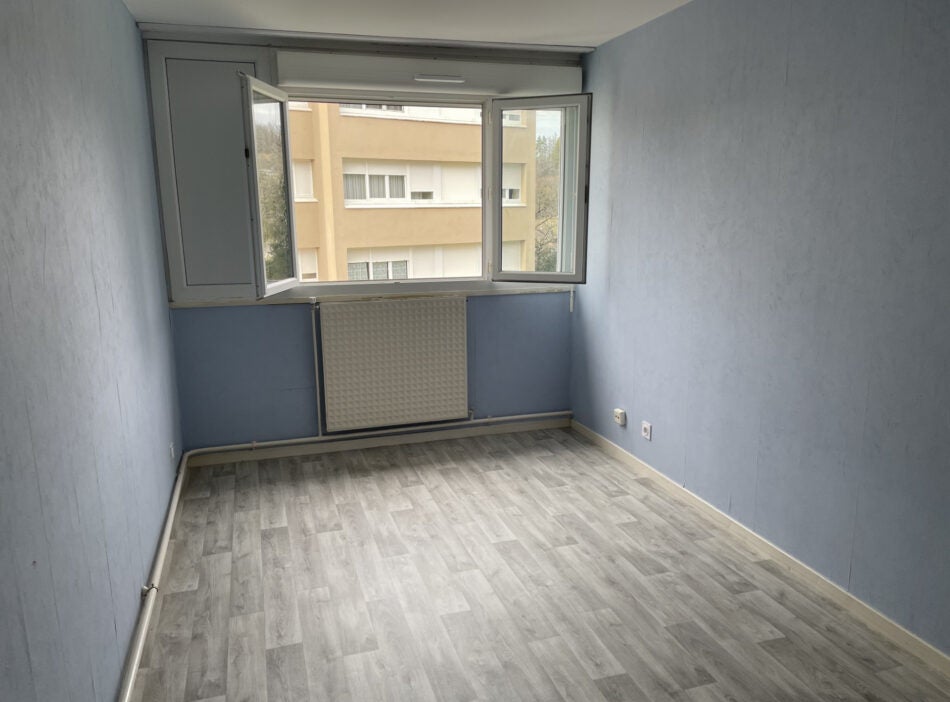 Appartement Place de la Mairie à Arbent