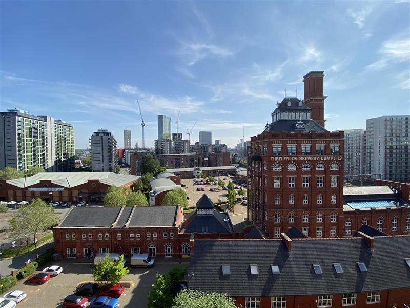 Flat Sillavan Way in Salford