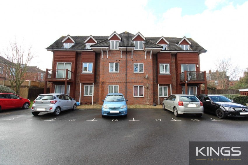 Flat Portswood Road in Southampton