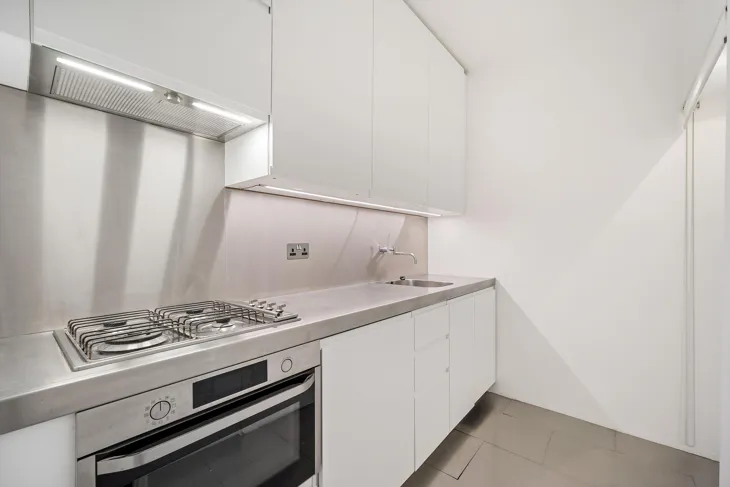 Flat Pembridge Villas in Greater London