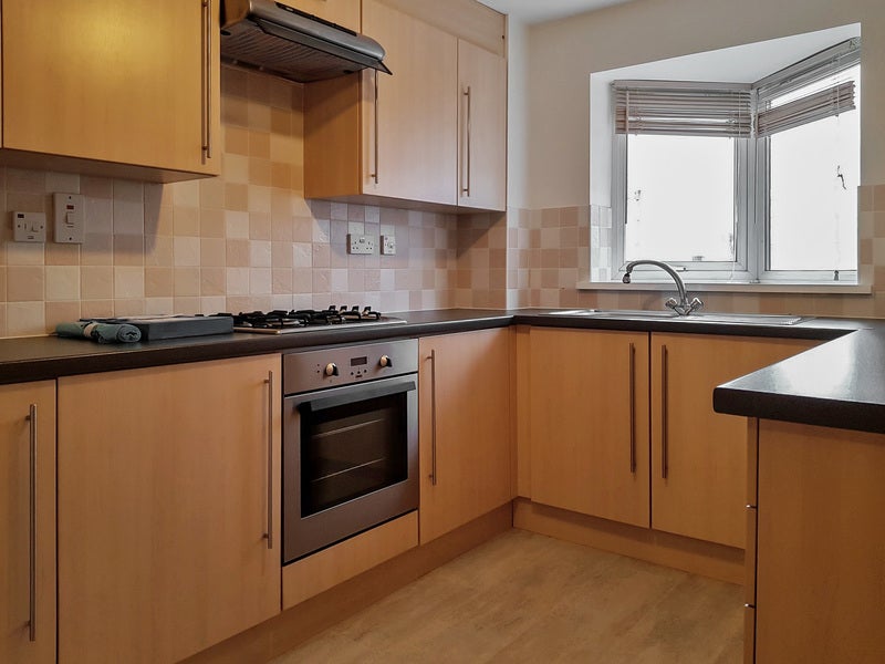 Flat Savernake Street in Swindon
