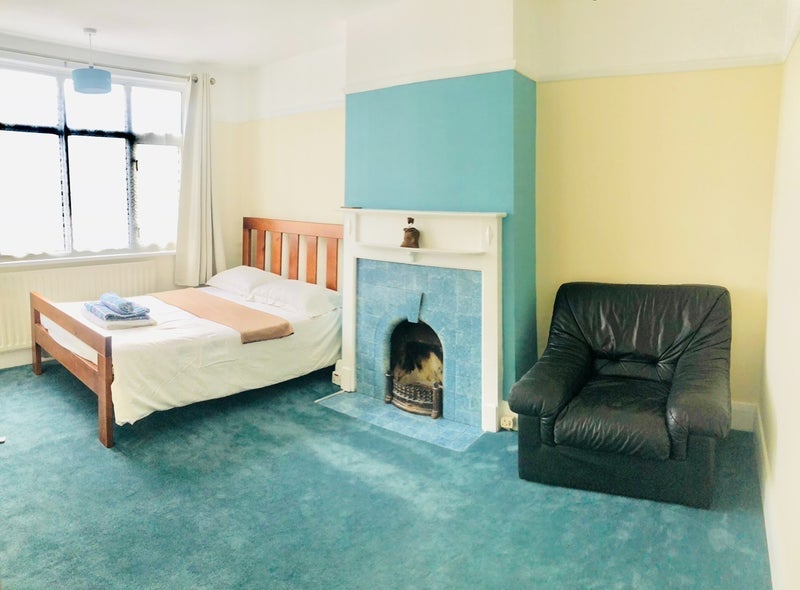 Room Springfield Avenue in Greater London