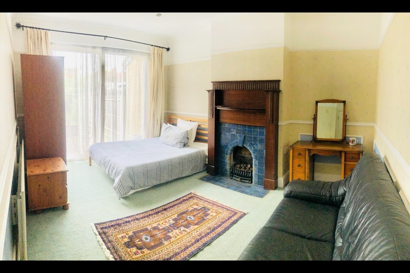 Room Springfield Avenue in Greater London