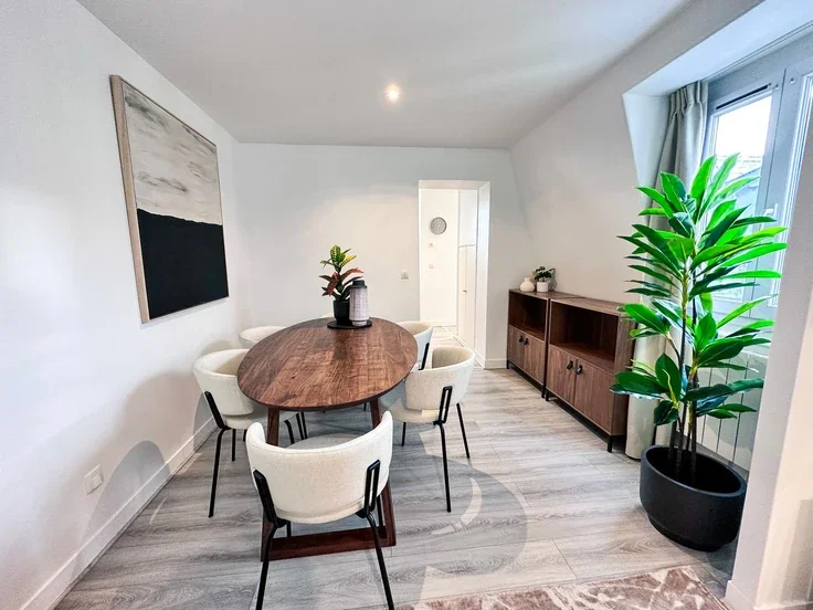 Flat Rue Copernic in Paris