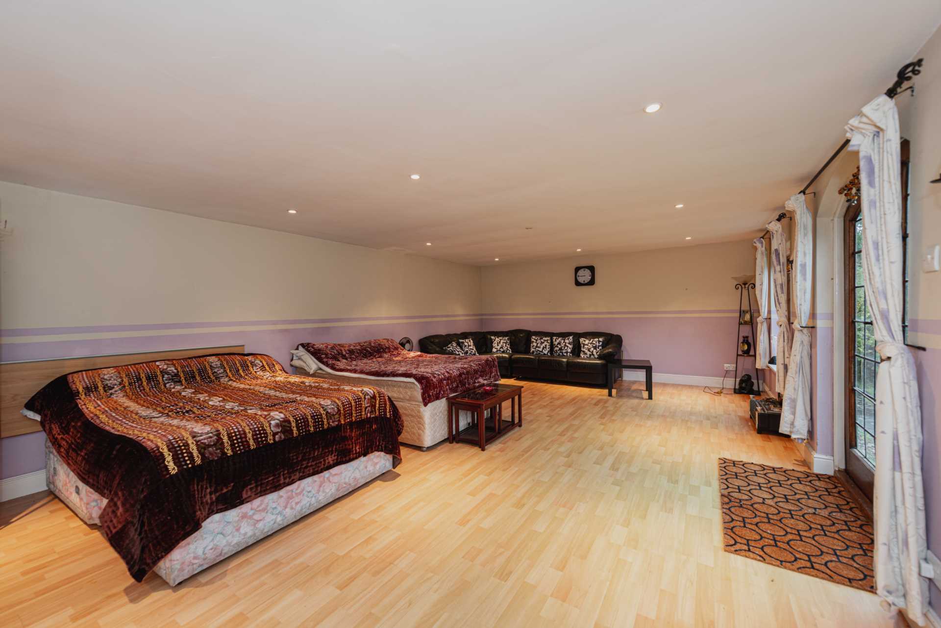 Room Reigate Road in Epsom and Ewell