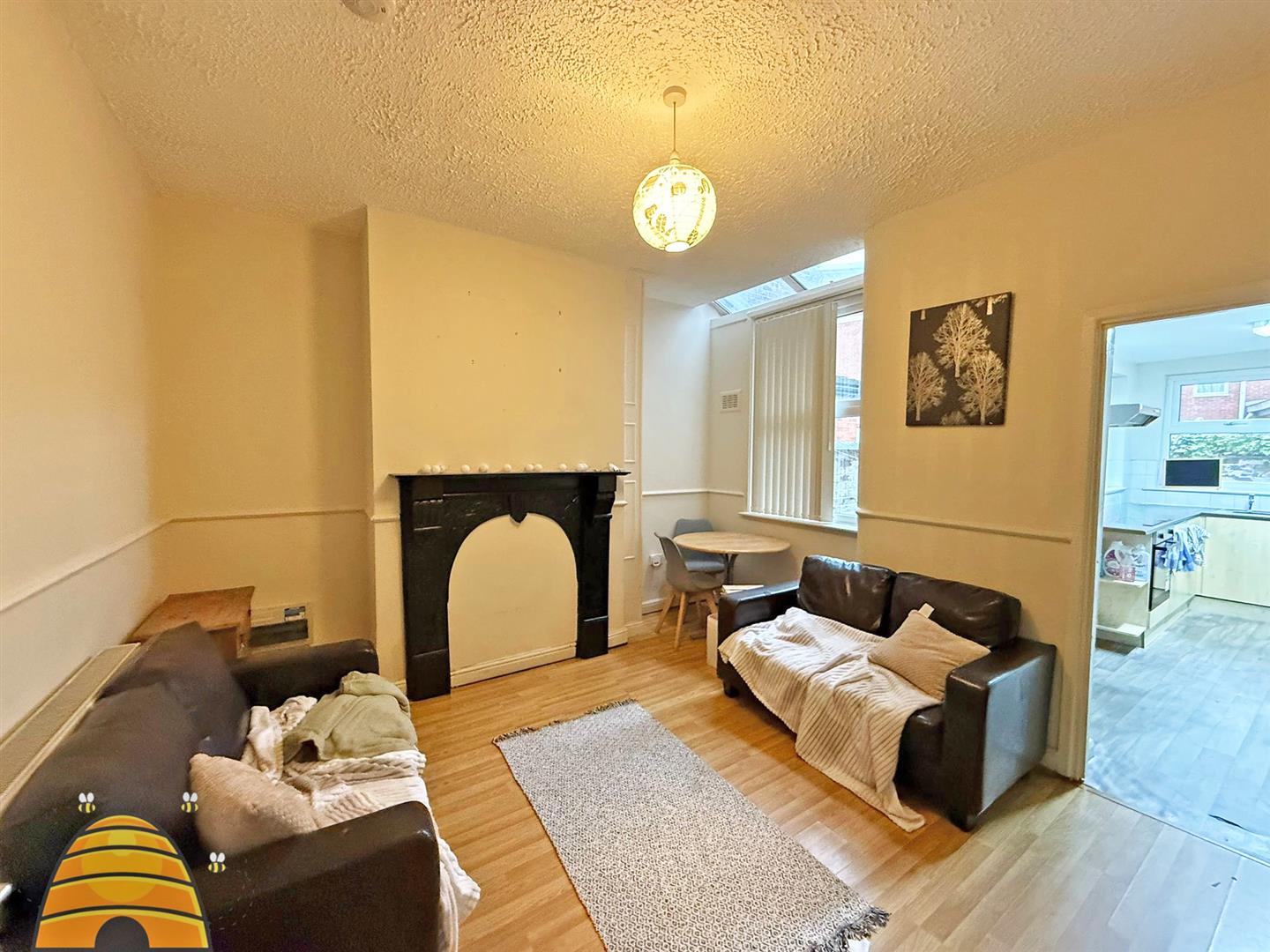 Flat Ashfield Road in Manchester